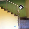 obkladové schodiště s kombinovaným  zábradlím